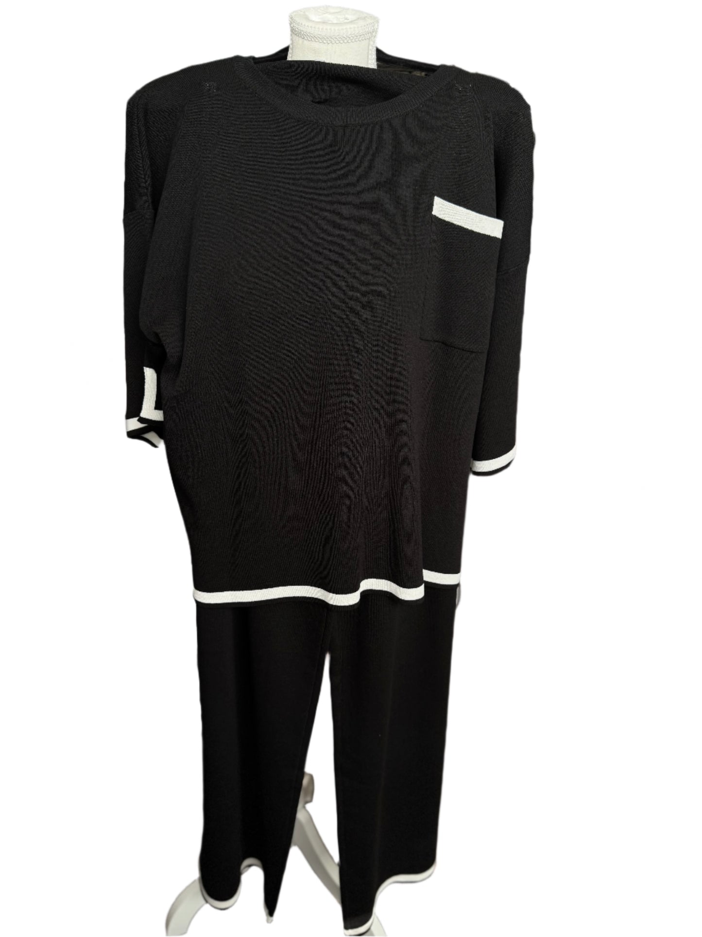 White Line Lounge Set