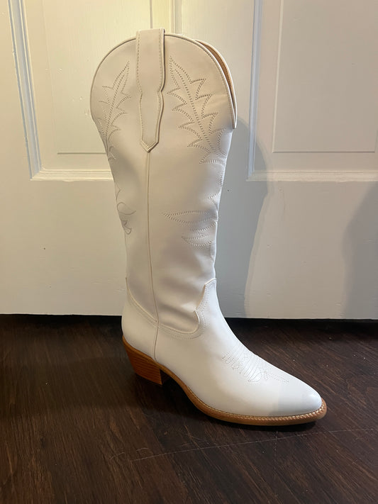 ADEL White Boot