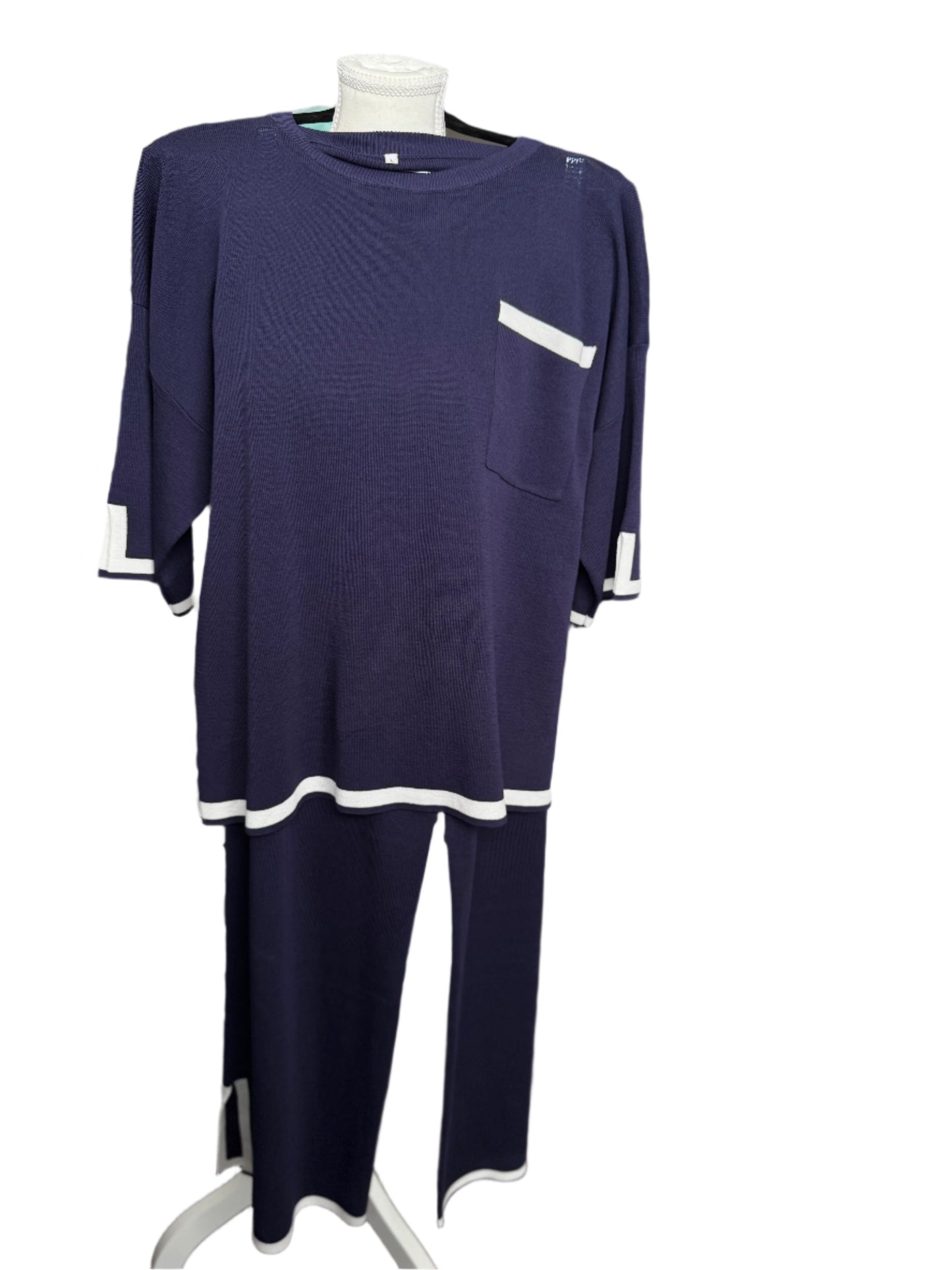 White Line Lounge Set