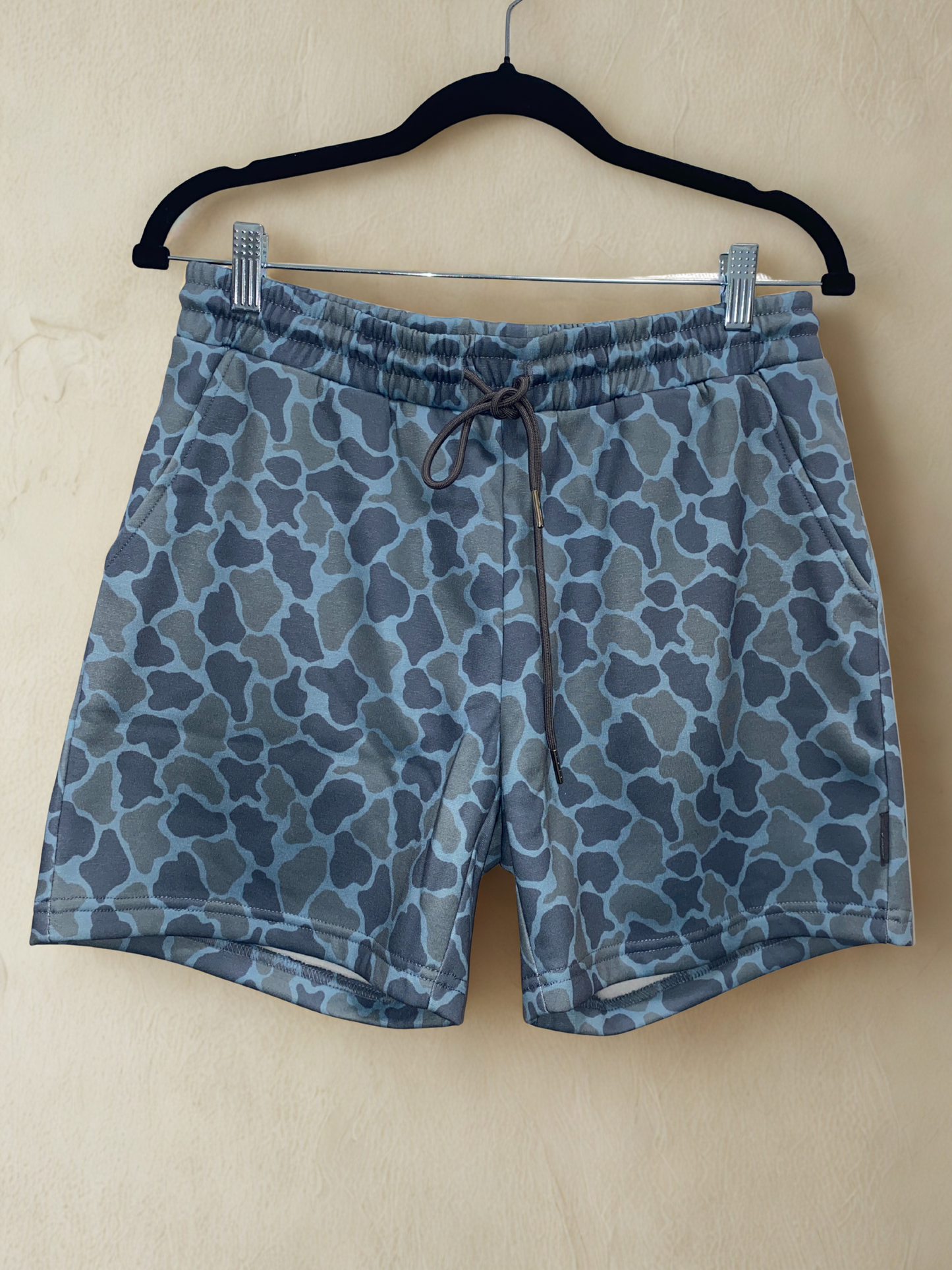 Honey Hole Men's Camo Shorts